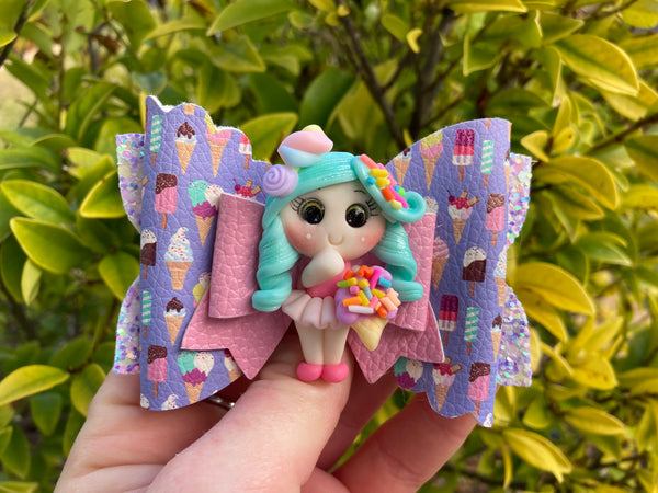 I’ve cream girl scallop Hair Bow