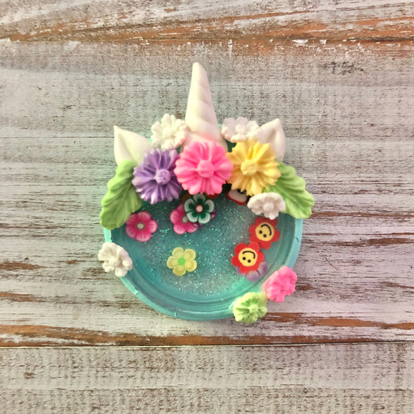 Unicorn floral shaker clay