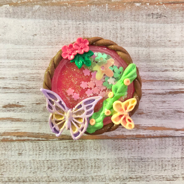 Butterfly shaker clay